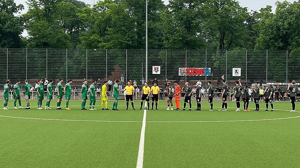 Der SVA Palzing (grün) und die SpVgg 1906 Haidhausen (grau-schwarz) wollen beide das Ticket zur Bezirksliga lösen - nur einer wird es schaffen.