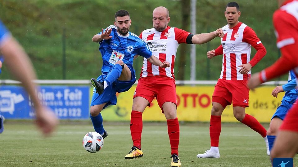 Mehmet Yildiz (blaues Trikot) sammelte beim 2:1-Sieg der Gonsenheimer drei Scorerpunkte.
