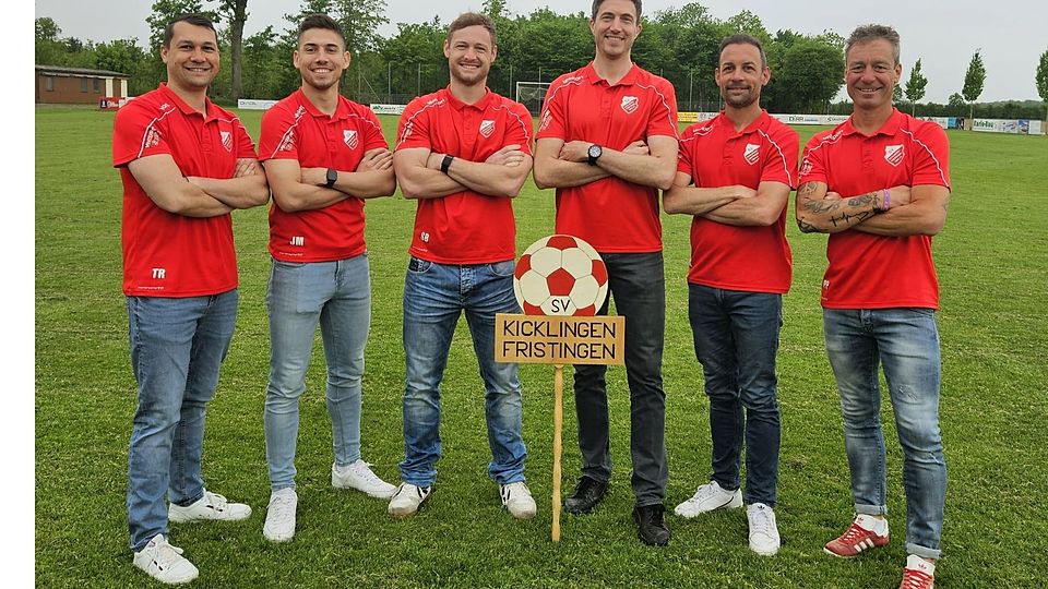 v. l. n. r.: Maximilian Strobel (Trainer 1. Mannschaft), Jonas Manier (Spielertrainer 1. Mannschaft), Stefan Besel (Torwarttrainer), Markus Kapfer (sportlicher Leiter), Sven Kocan (Spielertrainer 2. Mannschaft), Peter Piak (Trainer 2. Mannschaft)