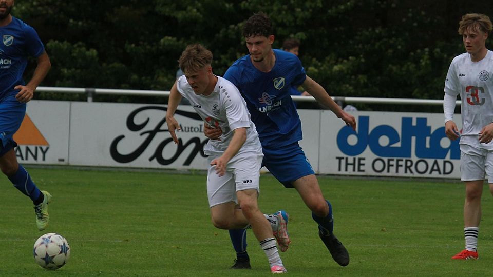 Schwer zu stoppen waren sie, die Spieler des TSV Landsberg II (weiße Trikots).