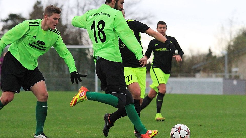 Spielen in Heilbronn: Die Fußballer des FC Viktoria Backnang (grüne Trikots). F: Bernd Wolf