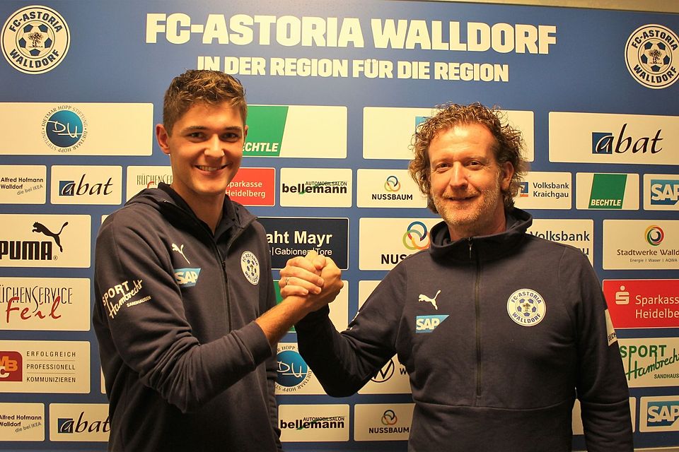 Niklas Antlitz (l.) und Walldorfs Sportlicher Leiter Frank Fürniß.