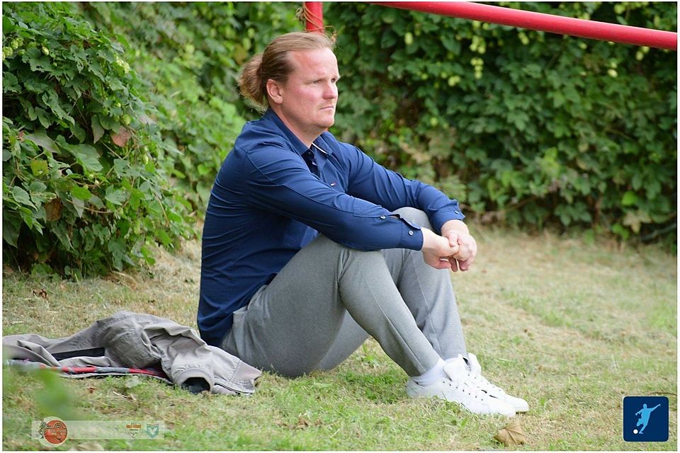 Der sportliche Leiter von Viki Rocco Teichmann Der sportliche Leiter von Viki Rocco Teichmann