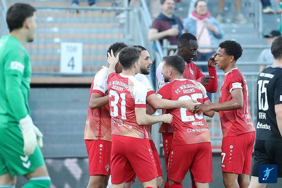 Glatter 4:1-Heimsieg für die Kickers gegen einen schwachen SV Wacker.