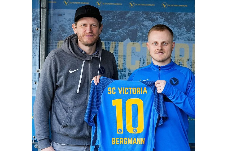 Liga-Manager Michel Massing (li.) und Dennis "Diggi" Bergmann freuen sich auf zwei weitere Jahre beim SC Victoria.