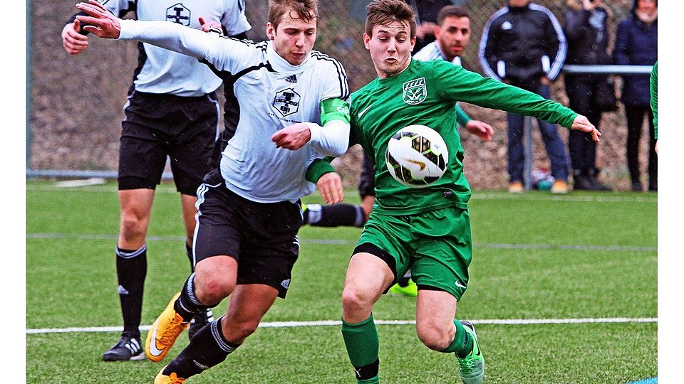 Weniger Aufsteiger, mehr Absteiger. Betroffen sind auch der TSV Rohr und die Spvgg Stetten. Im Bild: Adnan Ajdinovic und Oliver Erhardt (vorige Saison).   Foto:Archiv Dural