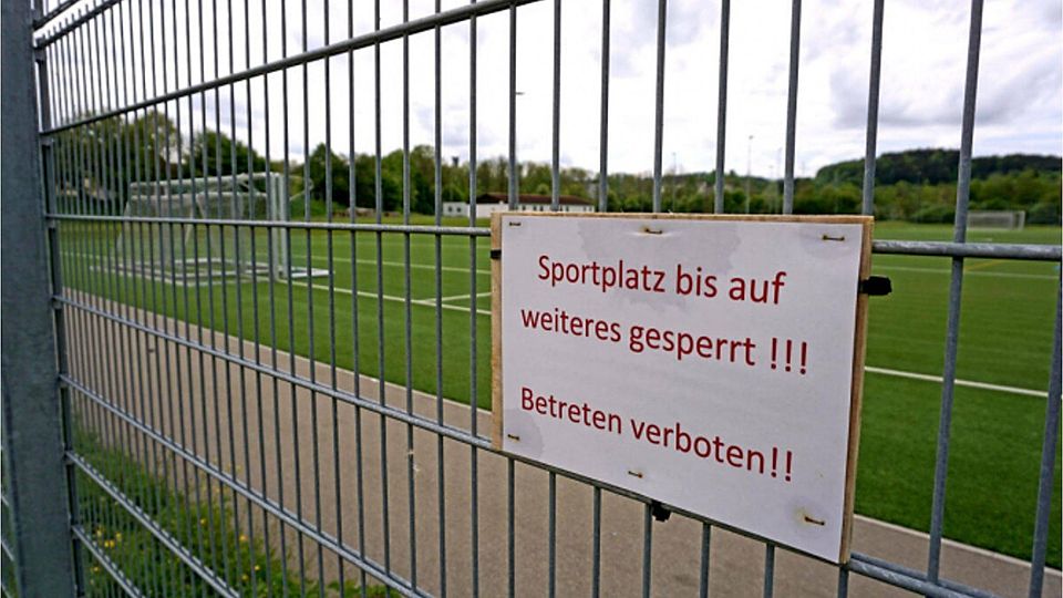 Auch in den kommenden Wochen bleiben die Fußballplätze und Sportanlagen für Amateure gesperrt.