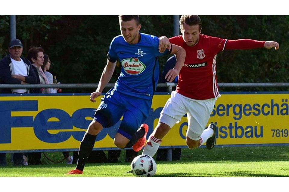 Kann der FC Denzlingen (blau) seine Tabellenführung verteidigen? | Foto: Daniel Thoma