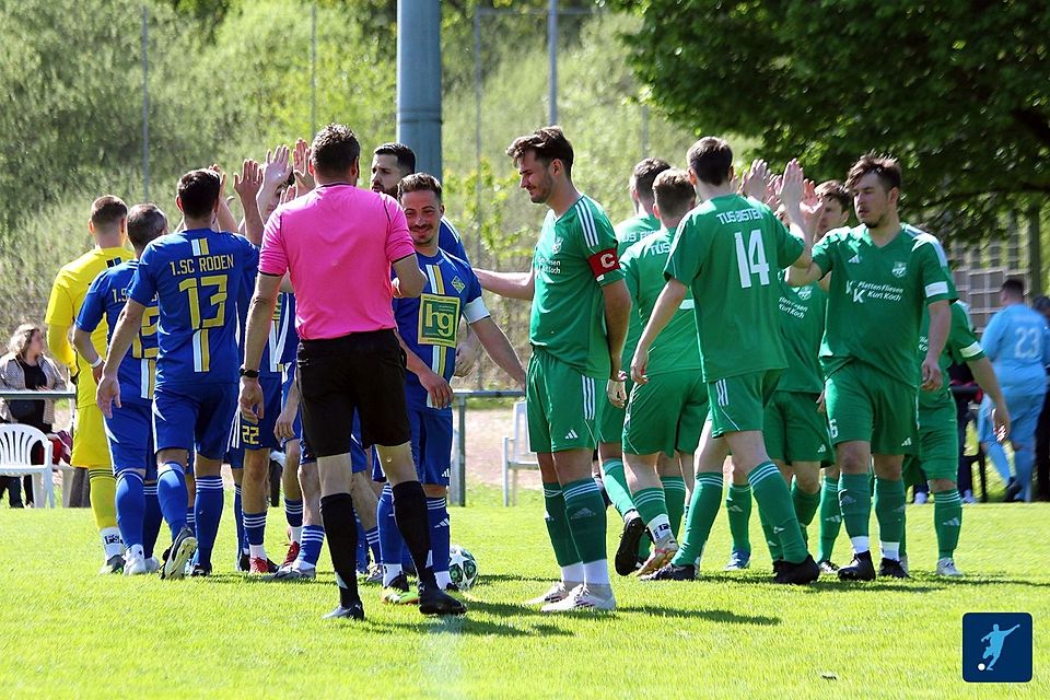 Der TuS Bisten (grün, hier vor der Partie gegen den SC Roden) steht eventuell vor einer Relegation mit dem Drittletzten aus der Bezirksliga Merzig-Wadern gegen den Abstieg.