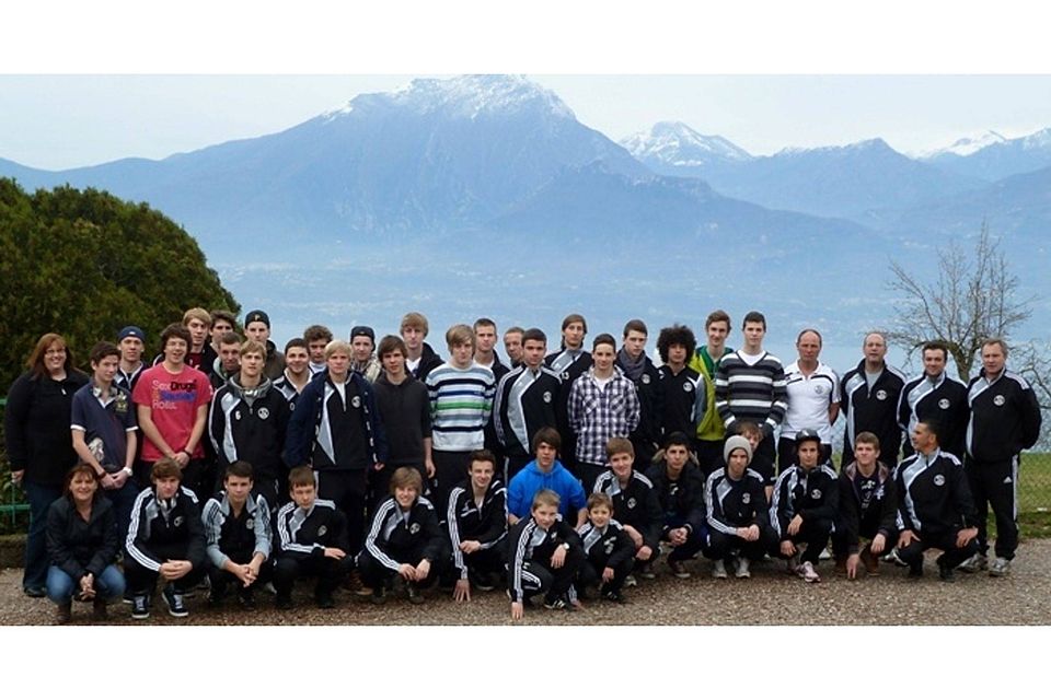 Die vielköpfige Landshuter Abordnung am Gardasee