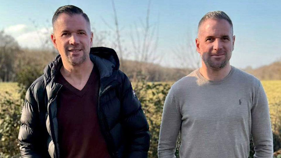 Kaum auseinanderzuhalten: Michael Maier (rechts) und sein Zwillingsbruder Matthias. | Foto: Privat