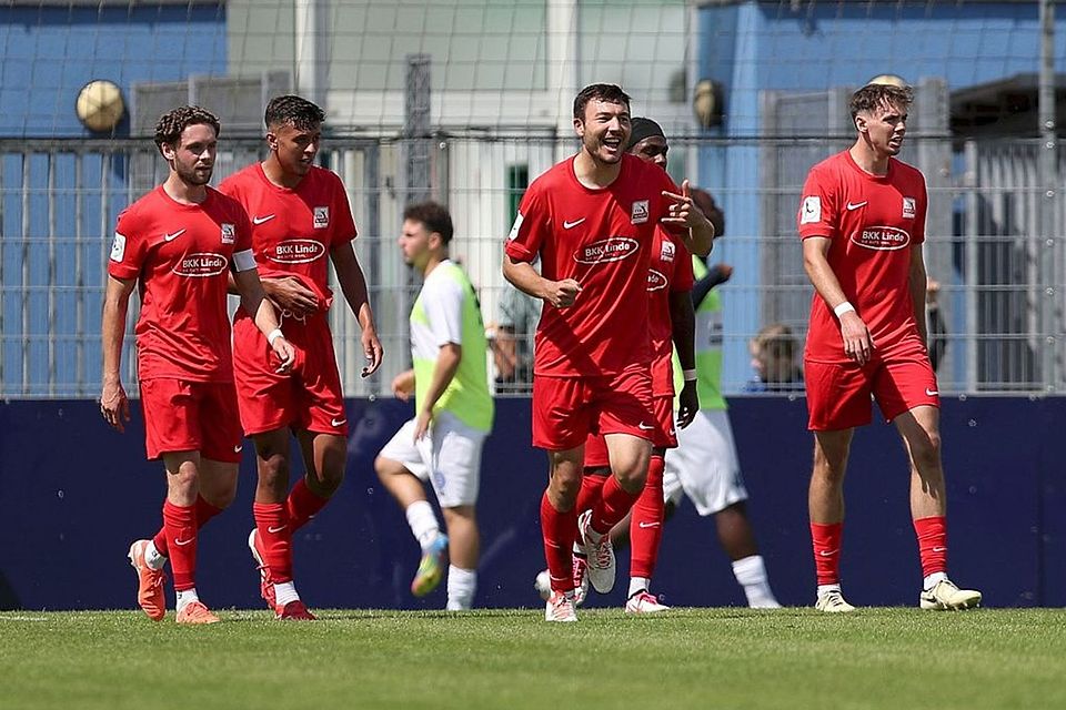 Drei Ausrufe- und ein Fragezeichen: Jost Mairose, Abdellatif El Mahaoui und Nils Gans (v.l.) bleiben - und Luis Hesse vielleicht auch. Drei Ausrufe- und ein Fragezeichen: Jost Mairose, Abdellatif El Mahaoui und Nils Gans (v.l.) bleiben - und Luis Hesse vielleicht auch.