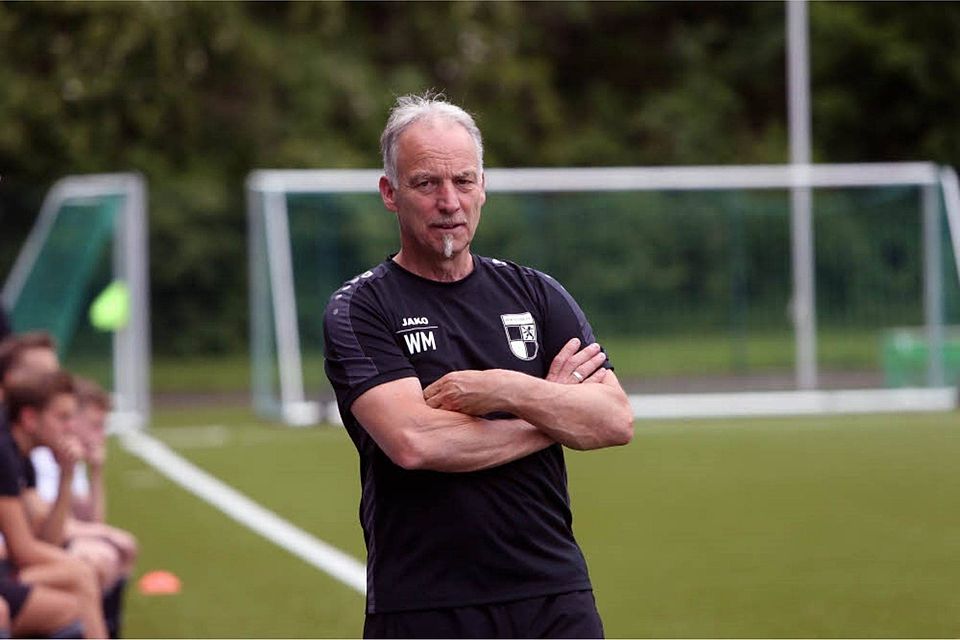 „Man muss als Trainer in die Köpfe seiner Spieler kommen“, sagt Wiehls Trainer Wolfgang Müller. 