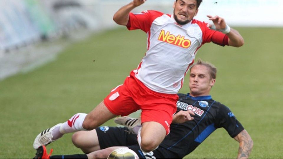 Oli Hein (vorne) hat sich am Arm verletzt und kann am Samstag gegen die SG Sonnenhof Großaspach nicht mitspielen. Foto: Nickl