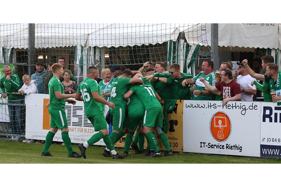 Rettung, abermaliger Absturz in die B-Liga oder erneutes Nachsitzen in der Relegation. Für Aufsteiger Breidenstein ist im Fernduell mit Obere Lahn und Biedenkopf II am Samstag alles möglich. © Jens Schmidt Rettung, abermaliger Absturz in die B-Liga oder erneutes Nachsitzen in der Relegation. Für Aufsteiger Breidenstein ist im Fernduell mit Obere Lahn und Biedenkopf II am Samstag alles möglich. © Jens Schmidt