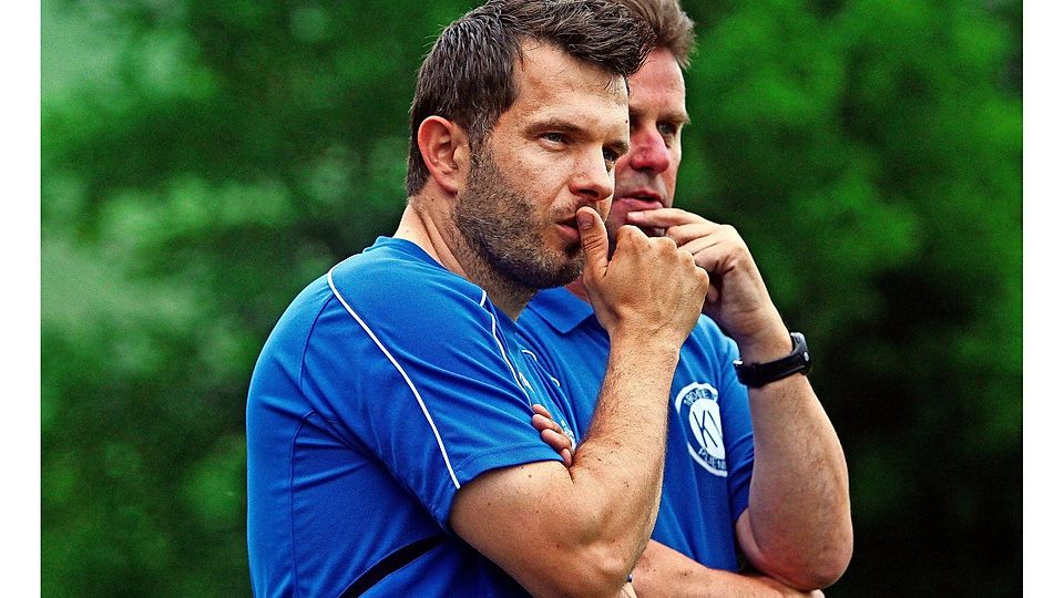 Der Trainer Tomislav Anic (vorne) hat sein Amt an Grigorios Dimoulatos und Georgios Kalpakidis übergeben.  Foto: Archiv Yavuz Dural