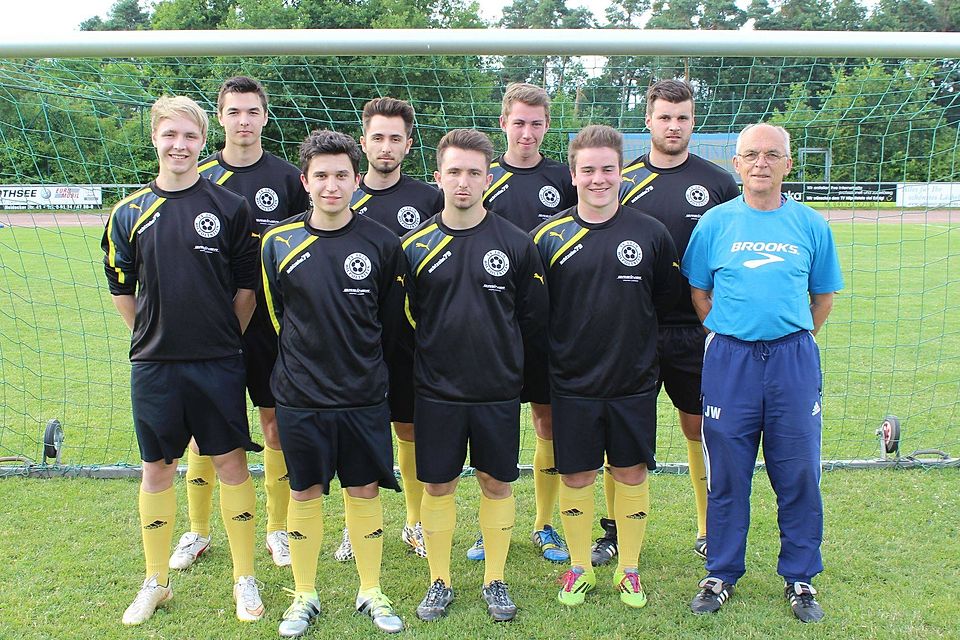 Christian Luft, Marco Muschaweck, Stephan Burgdorf, Drilon Asani,Vigan Asani, Stefan Kerner, Stefan Ehrenfried, Rolf Bota und Jürgen Wellert (v.li.). F.: privat