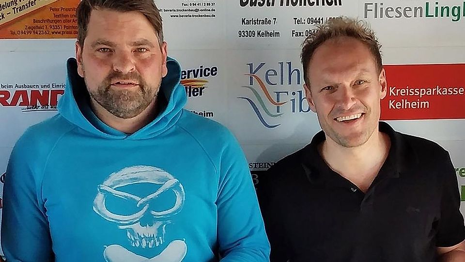 Die Trainer Stefan Schießl (l.) und Tobias Meindl gehen beim SC Kelheim auf Abschiedstour.