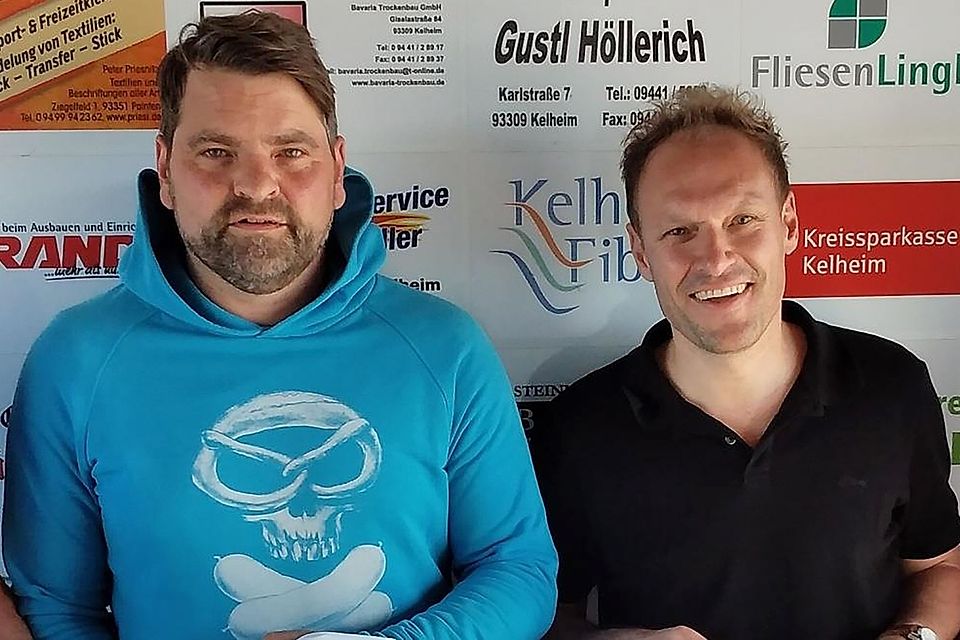 Die Trainer Stefan Schießl (l.) und Tobias Meindl gehen beim SC Kelheim auf Abschiedstour.