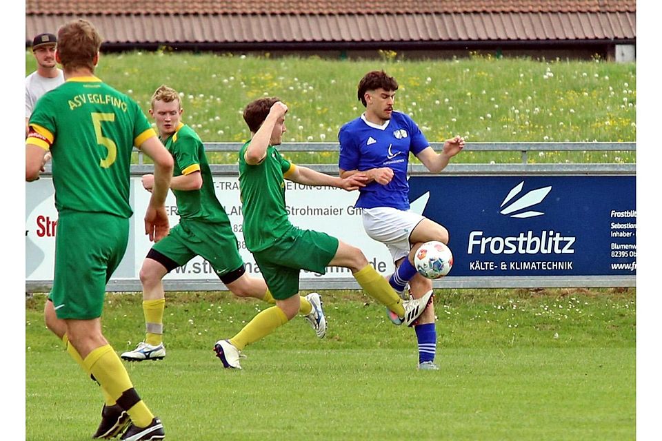 Fußball; Saison 2025/26; A-Klasse; SG SV Eberfing/SV Söchering (in Blau) im Heimspiel gegen den ASV Eglfing am 10. Mai 2026