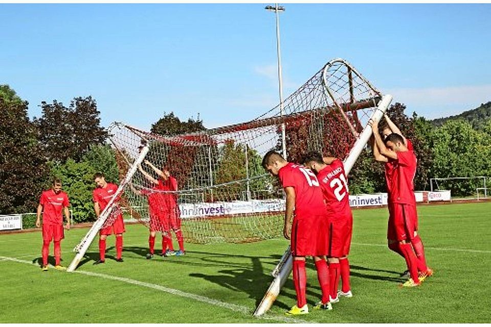 Die Fußballer des SV Fellbach werden zum Auftakt an diesem  Samstag im Max-Graser-Stadion  wie gewohnt die Tore aufbauen,  später wollen sie  den Ball darin unterbringen. Patricia Sigerist