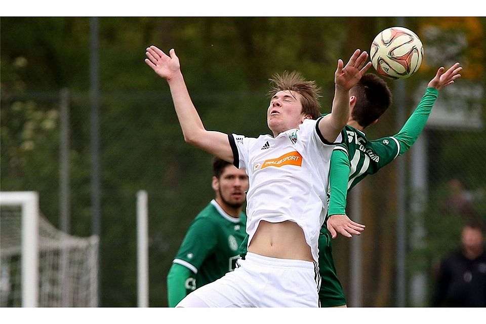 Hände hoch! Osterhofen (links) erwies sich für den SV Fortuna als kampfstarker Gegner.  Foto: Brüssel