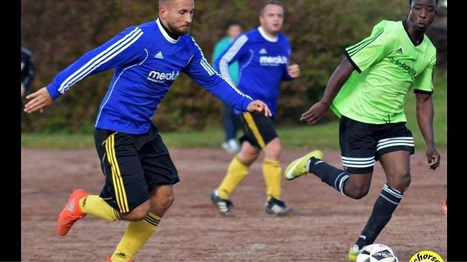 TuS Wöllstein II (links) und Borussia Eckelsheim (rechts) begegnen sich am Freitag in der Halle. F: Schorsch Becker
