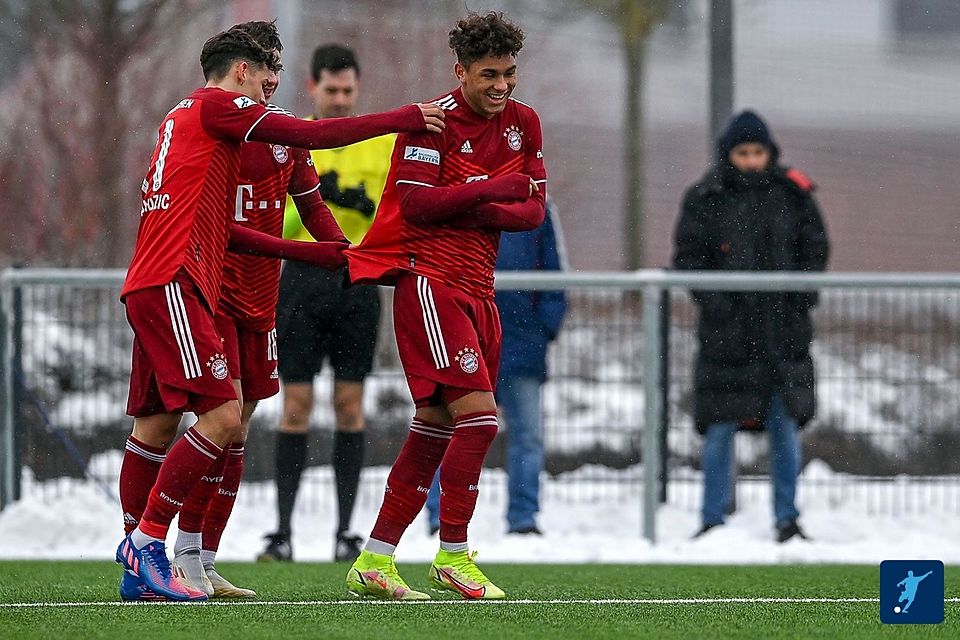 Successful test: Armindo Sieb (right) scored to make it 3-0 for the Bayern amateurs against Innsbruck.