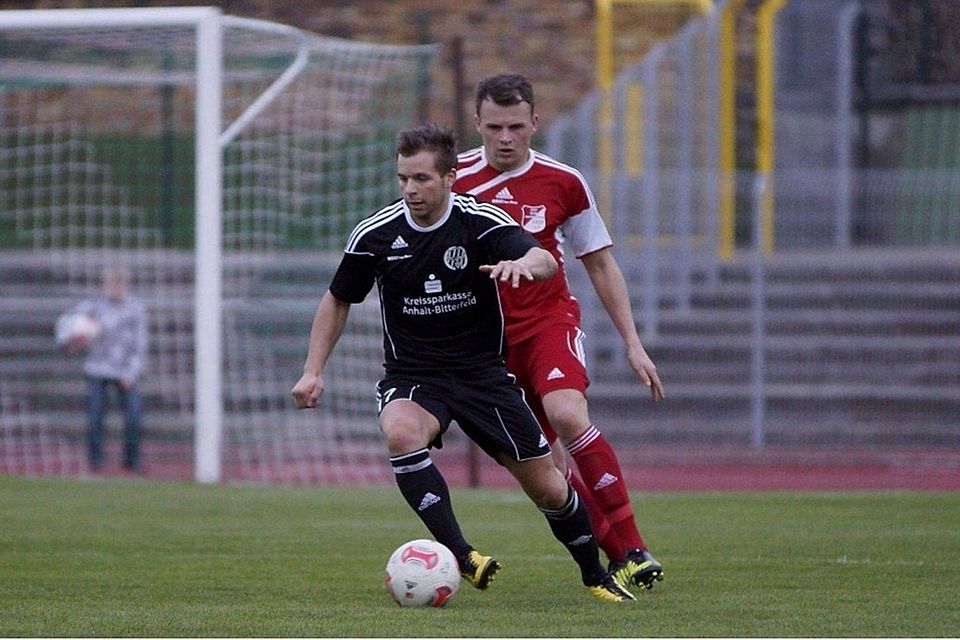 Tommy Parthier (in schwarz) schaffte mit Sandersdorf 2013 den Sprung in die Oberliga.