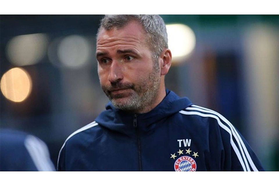 FC-Bayern-II-Trainer Tim Walter hat eine anstrengende Woche vor sich. Foto: Michael Buchholz