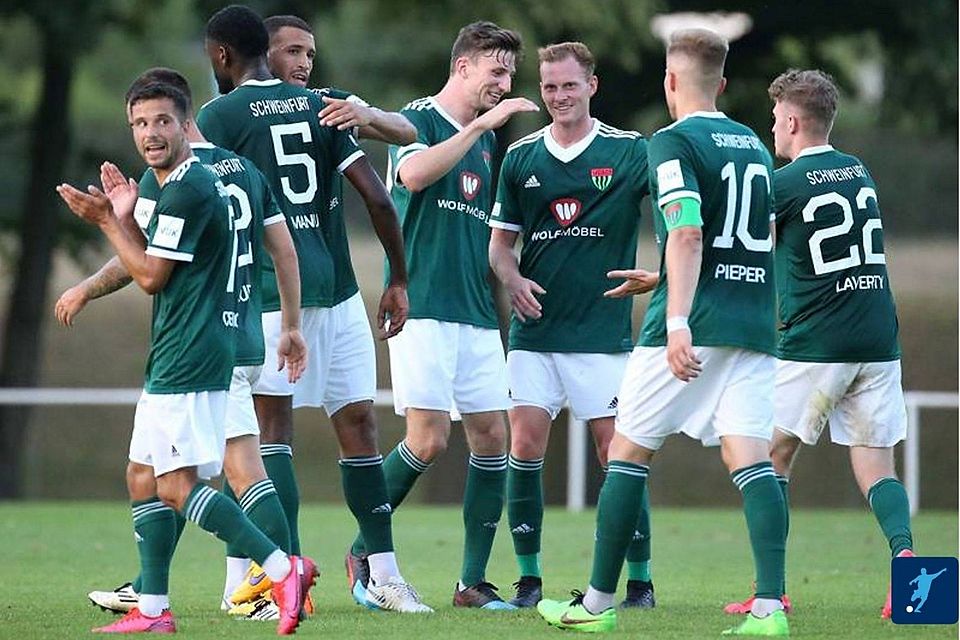 Die Kicker des 1. FC Schweinfurt 05 können sich auf das DFB-Pokal-Highlight gegen Schalke 04 einstimmen.