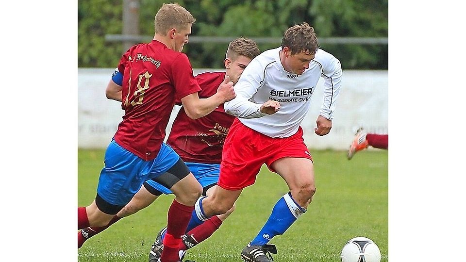 2:2 endete das Derby gegen den SV Hohenwarth am Roten Steg. Mehr war nicht drin für Träger und Co. in Unterzahl.  Foto: Tschannerl