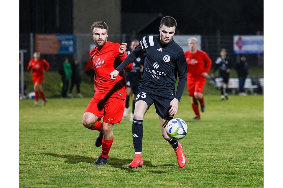 Auf Torjäger Louis Timocin (vorne) kommt es beim TSV Günterfürst an. 	Foto: Guido Schiek