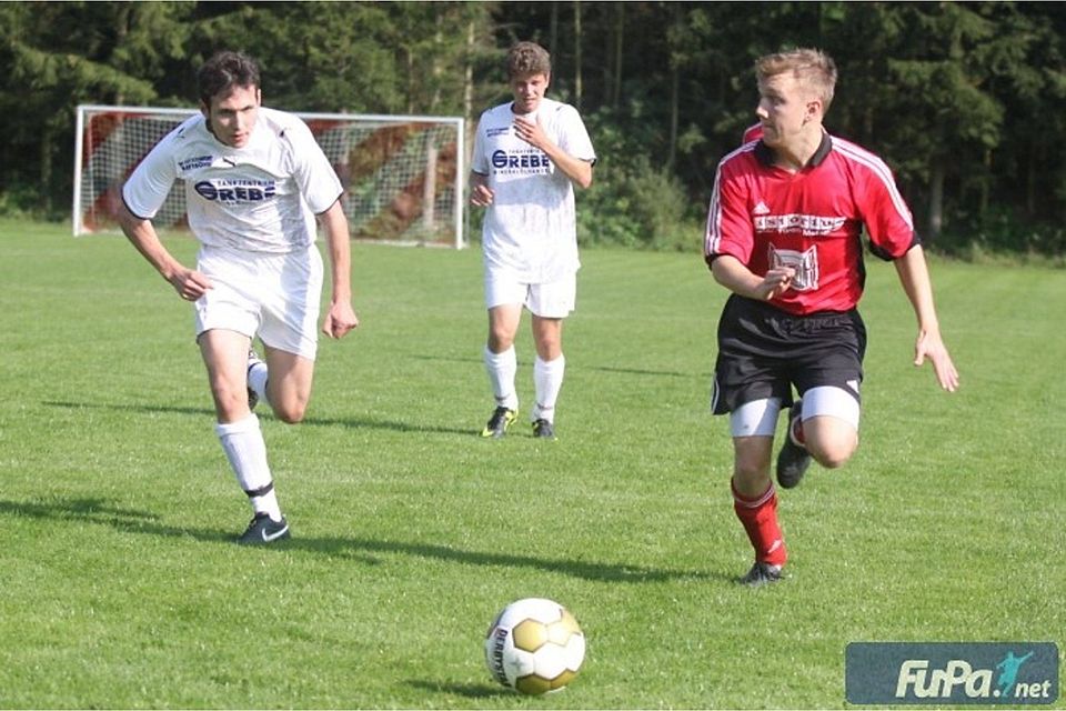 Kai Klöser (rechts) tippt auf einen Heimsieg seines Teams gegen den Tabellenführer SG Bad/Wildungen/F.