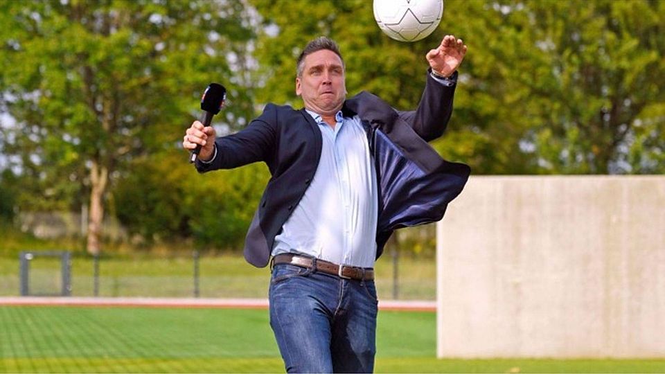 Immer am Ball, heute als Reporter für Sky: Ex-Löwe Torben Hoffmann. Foto:  MIS / Bernd Feil/M.i.S.