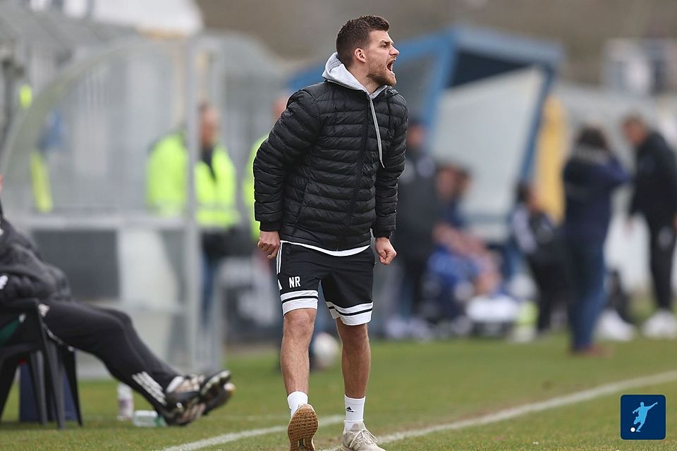 Übernahm die SpVgg Ansbach im November 2023 als Cheftrainer: Niklas Reutelhuber geht in seine dritte volle Spielzeit als Cheftrainer in der Regionalliga Bayern. Übernahm die SpVgg Ansbach im November 2023 als Cheftrainer: Niklas Reutelhuber geht in seine dritte volle Spielzeit als Cheftrainer in der Regionalliga Bayern.