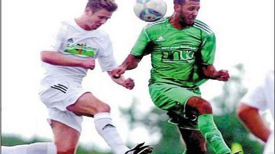 Auf den Einsatz von Gaetano Pettineo (rechts) hofft der FV Bad Honnef im Verfolgerduell beim FC Hürth. Foto: Wolfgang Henry