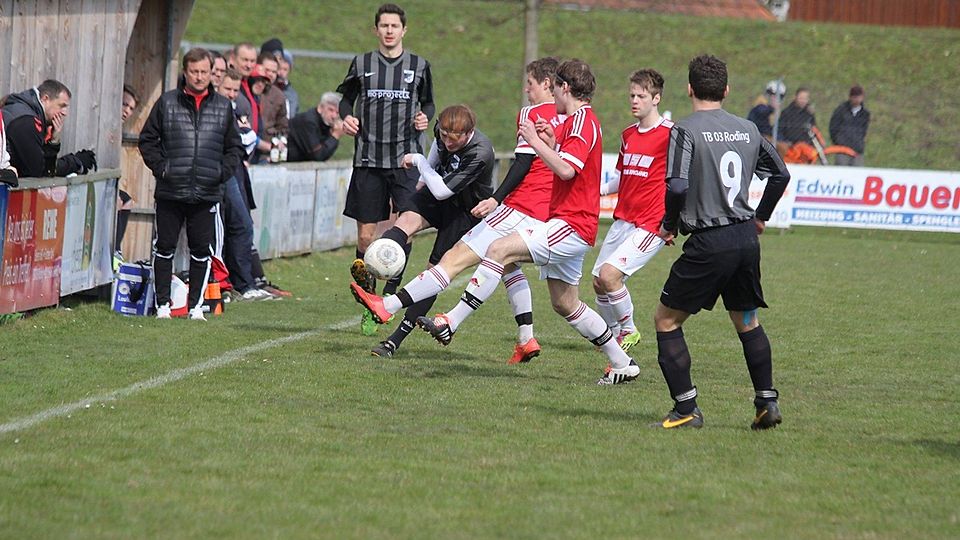 Der TB konnte den FC Miltach am Ende verdient mit 1:0 bezwingen  Foto: Mühlbauer