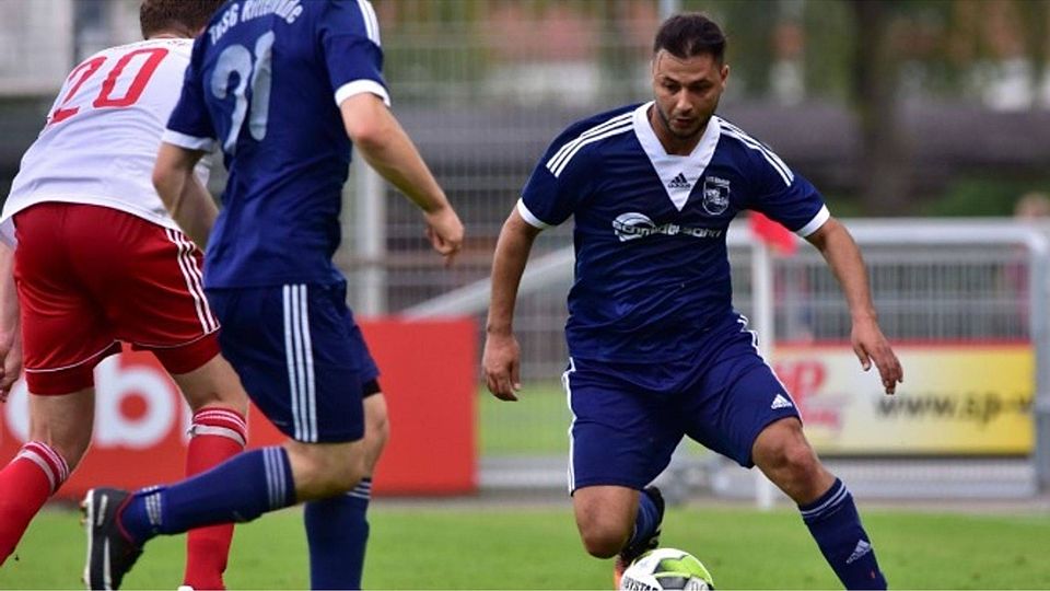Necati Uluisik (am Ball) verlässt die TuSG in Richtung Bremer SV. F: Budde