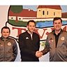 Der TV Meilenhofen präsentiert den neuen Trainer.  Foto: Verein