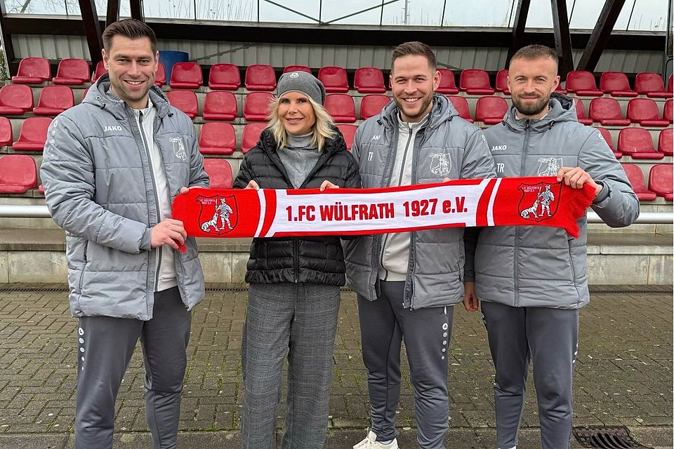 Die 2. Vorsitzende Michaela Massenberg (2. v.l.) freut sich auf die weitere Zusammenarbeit mit Sebastian Herweg (l.), Joscha Weber (2.v.r.) und Thomas Cyrys.