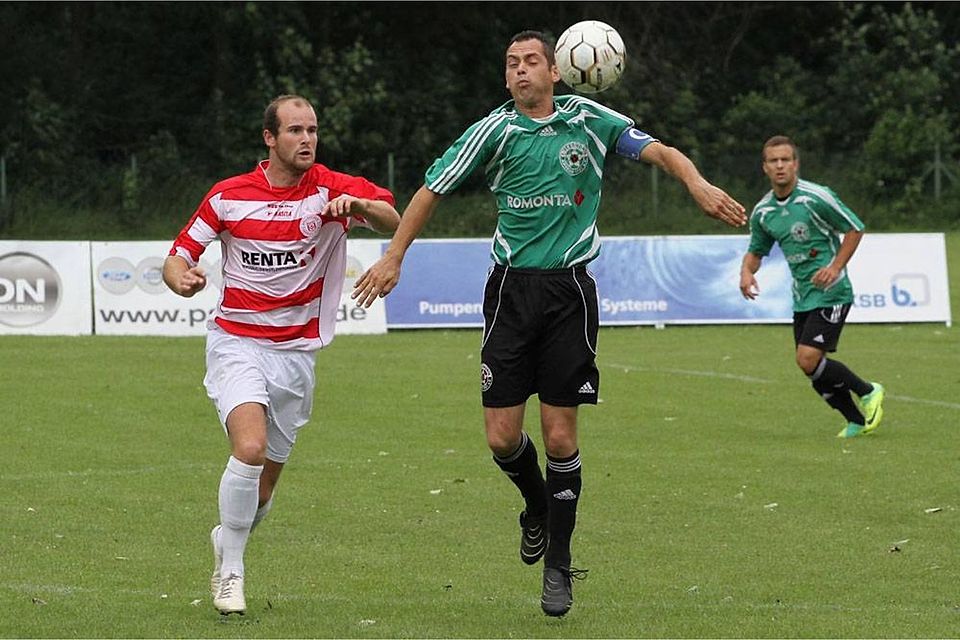 Sirko Czarnetzki (r.) spielte lange Zeit für Romonta Amsdorf in der Verbandsliga.