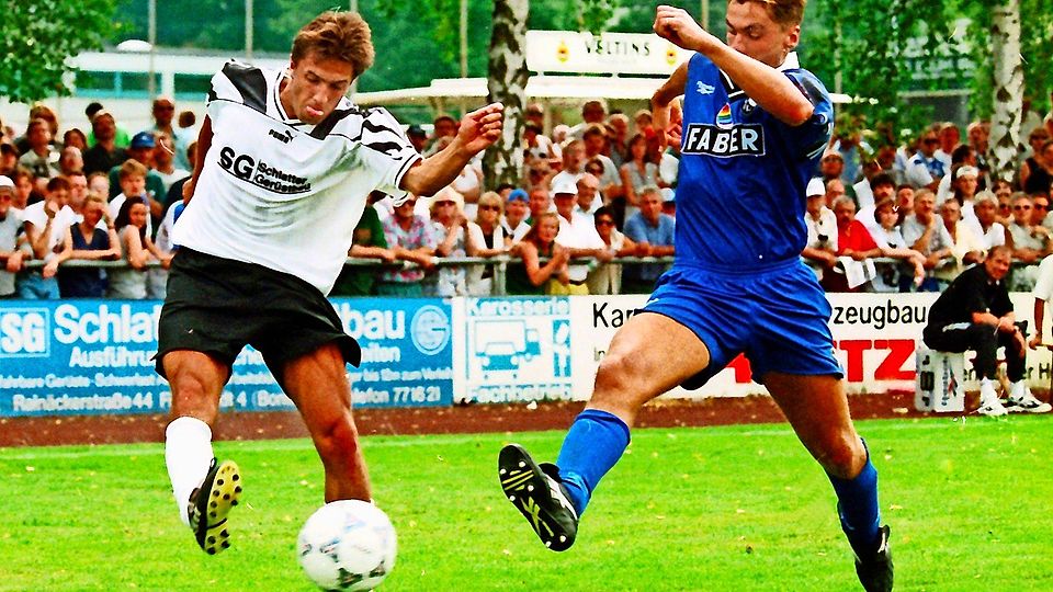 Der Bonlandener Peter Frömmel (links) markierte in der ersten Runde des DFB-Pokal s gegen den Bundesligisten VfL Bochum anno 1996 das 2:0 für den Filderclub. Am Ende musste sich der damalige Oberligist mit 2:4 nach Verlängerung beugen. Foto:Baumann Repros: Stecker
