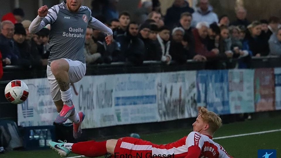 Der FC RW Kirchlengern ist die Mannschaft der Stunde in der Landesliga 1 und überspringt derzeit jede Hürde. Mit fünf Zu-Null-Siegen hat sich Kirchlengern in Schlagdistanz zur Spitze gebracht und rangiert auf Platz 2 im Winter, kurioserweise punkt- und torgleich mit dem FC Kaunitz hinter dem VfL Theesen.