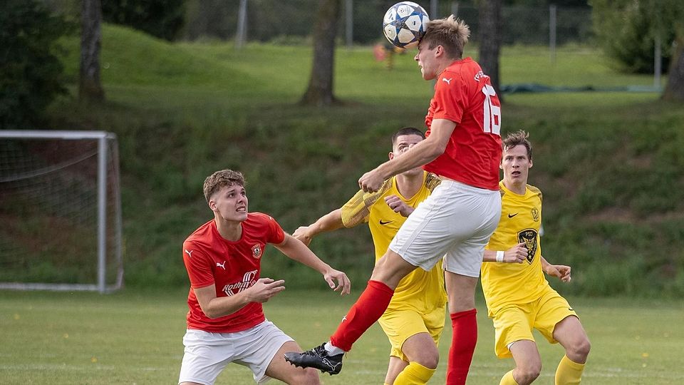 FB KL Steinhöring (rot) Benjamin Scholz und links Sebastian Lang