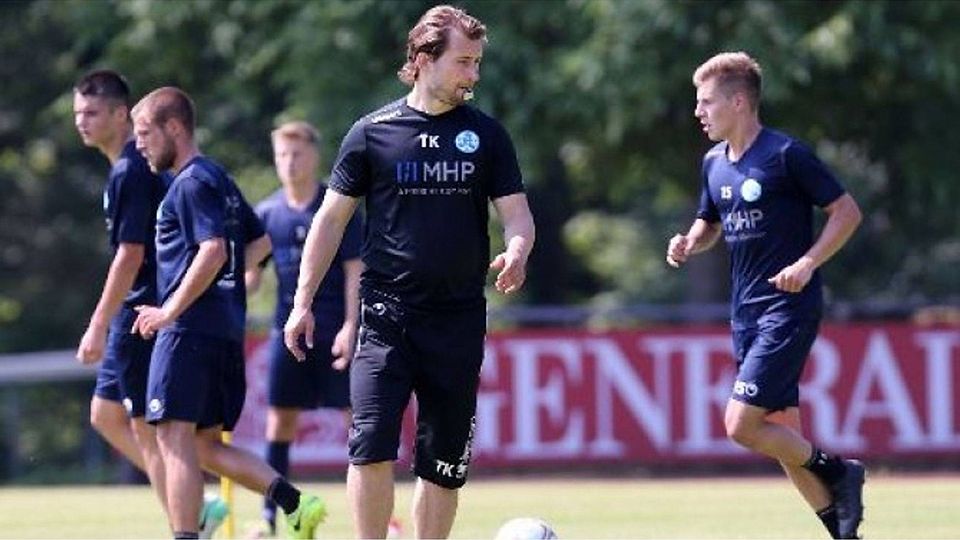 Alle tanzen nach seiner Pfeife: Tomasz Kaczmarek gibt den Ton an. Pressefoto Baumann