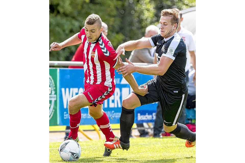 Angreifer Pawel Lysiak (li.) erzielte gegen den TSV Havelse  beim 1:2 vor vier Wochen den letzten Treffer des SV Eichede – und auch seinen  bisher einzigen für den Regionalligisten. fxk*