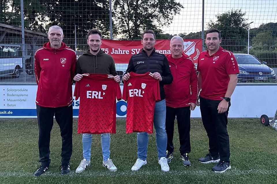 Der sportliche Leiter Tom Wiedemann (links), die beiden Neuzugänge Marco Thurnherr und Roland Moosmüller sowie Vorstandsvorsitzender Uwe Eisenhut und der zweite Vorsitzende Michael Erl.