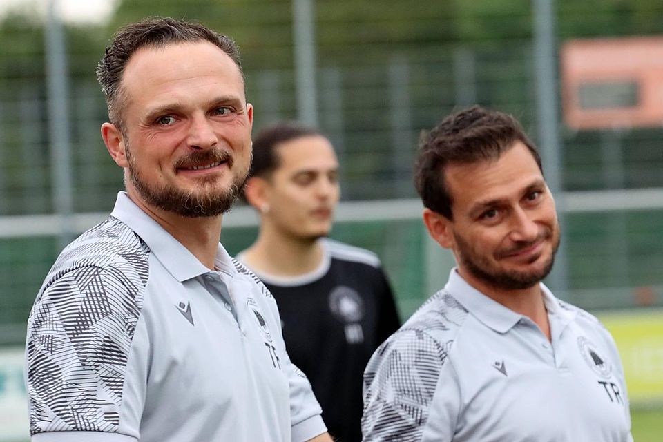 Neurieds Chefcoach Daniel Dörfler (l.) und Co-Trainer Manuel Nuñez Beyerle (r.).