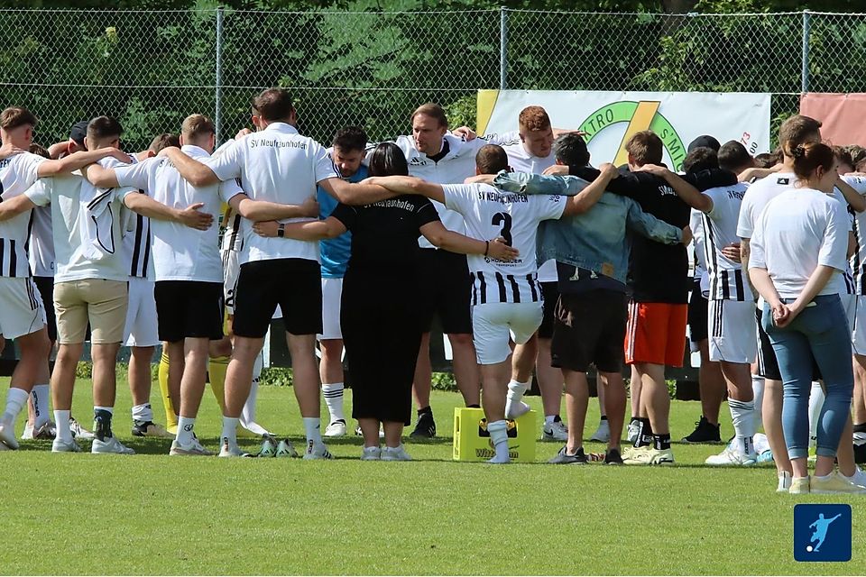 Der Traum von der Relegation ist am letzten Spieltag für Neufraunhofen geplatzt. Nun geht es ohne erhoffte Entscheidungsspiele direkt zurück in die Bezirksliga. 